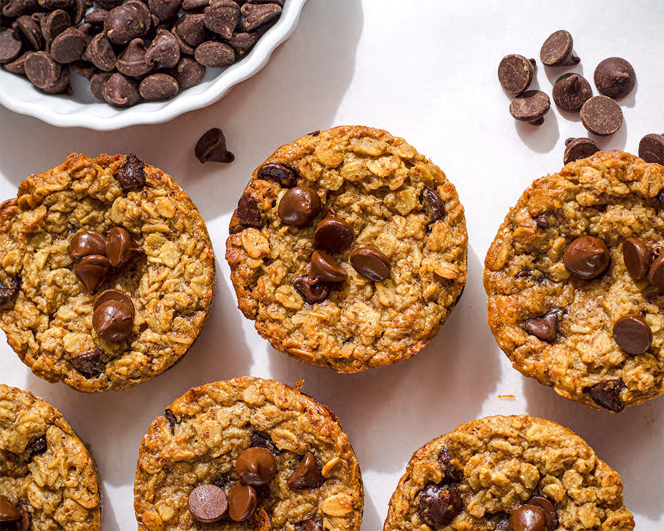 Baked Chocolate Chip Oatmeal Cups