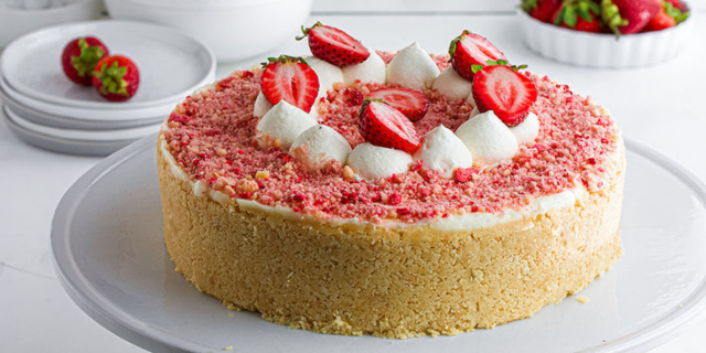 No Bake Strawberry Crunch Cheesecake