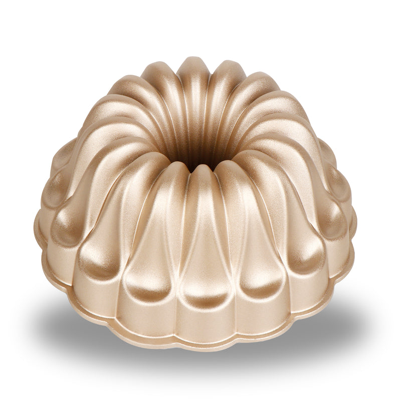 Fountain cast aluminum fluted tube pan with ribbed design, champagne gold