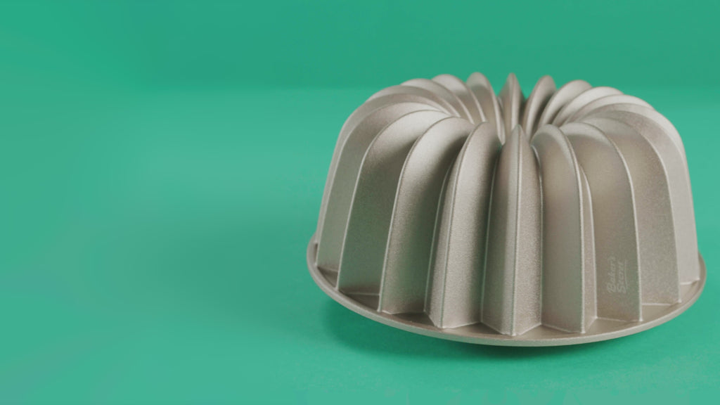 Nova Non-stick Cast Aluminum Fluted Tube Pan Bread Pans & Molds - Baker's Secret