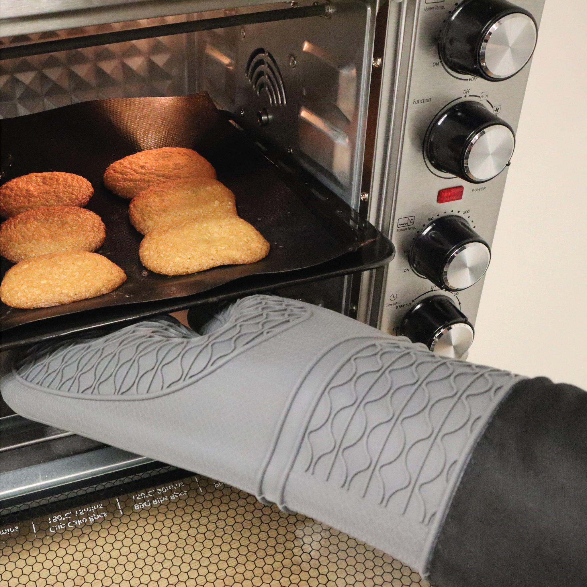 Frosted Silicone Oven Mitt